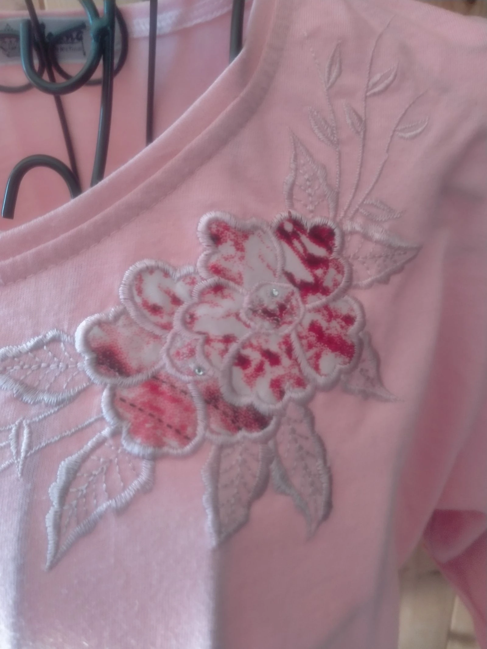 T-shirt rosa Hoang Collection mulher L bordado flores strass mangas curtas – photo 2